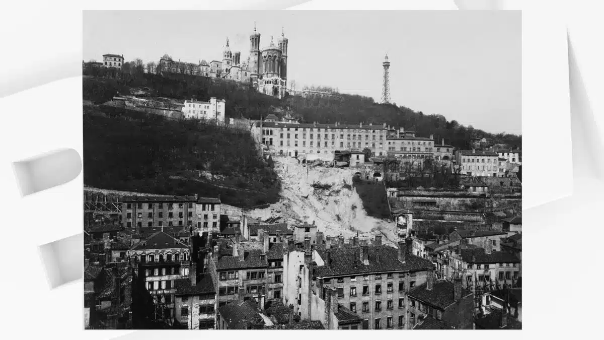 découvrez les causes et les conséquences de l'effondrement à lyon. analyse des facteurs historiques, économiques et environnementaux qui ont contribué à cette crise, ainsi que les implications pour l'avenir de la ville.