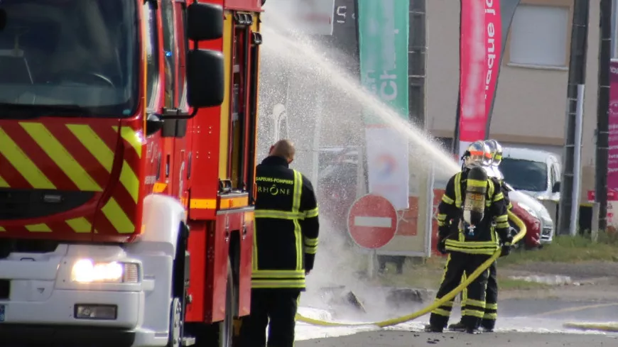 découvrez les dernières informations sur l'incendie survenu à lyon, avec un point sur les blessés et les actions entreprises par les secours. restez informé sur l'évolution de la situation.