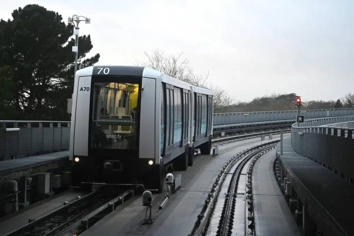 informez-vous sur les interruptions du métro à lyon. découvrez les lignes concernées, les délais, et les alternatives pour vos déplacements. restez connecté pour des mises à jour en temps réel et planifiez votre voyage sans encombre.