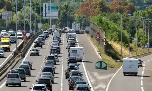 découvrez comment améliorer votre expérience de conduite à lyon avec des conseils pour une circulation fluide. explorez les meilleures pratiques, les solutions de transport et les alternatives pour éviter les embouteillages dans la métropole lyonnaise.