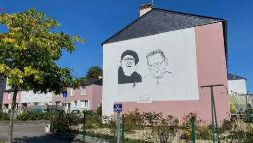 découvrez la dégradation de la fresque dédiée à l'abbé pierre, symbole de l'engagement social et de la lutte contre l'exclusion. analyse des causes, des implications et des actions entreprises pour sa restauration, tout en honorant l'héritage de cet homme d'action.