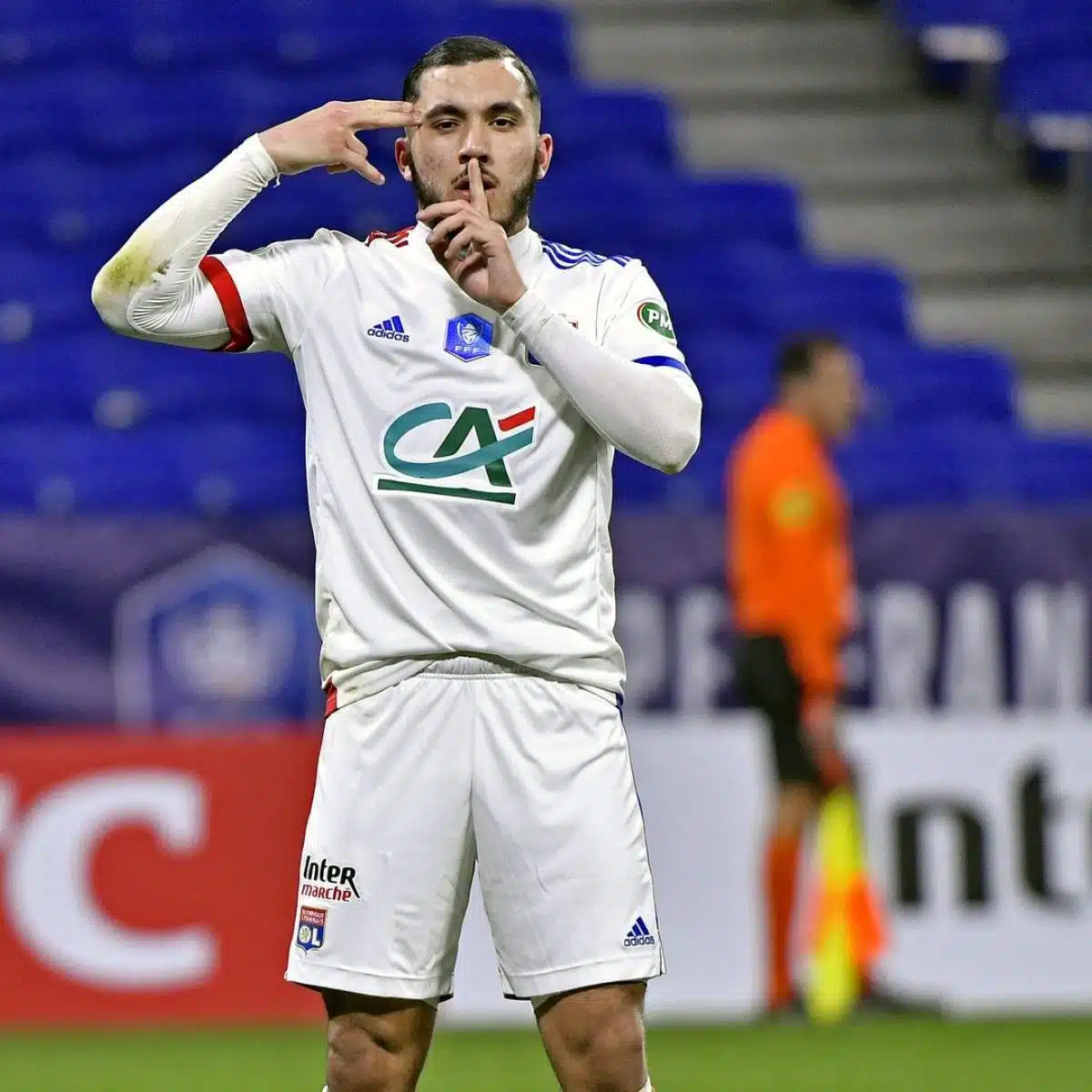 découvrez la réaction indignée de cherki après le match intense entre lyon et marseille. plongez dans les émotions et les enjeux de cette rencontre au cœur du football français.