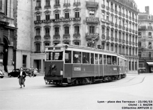 découvrez les impacts des rafales de vent sur le réseau de tramways à lyon. informez-vous sur les lignes affectées et les mesures mises en place pour votre sécurité et confort.