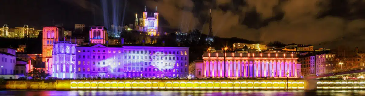 découvrez tout sur les lumières de lyon 2024 : dates essentielles, conseils pratiques pour profiter de cet événement féerique et découvrir les illuminations qui enchanteront la ville. ne manquez pas cette expérience unique !