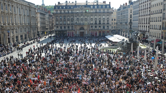 découvrez les enjeux et les défis de la surpopulation à lyon. explorez les impacts sur l'environnement, l'économie et la qualité de vie des habitants. informez-vous sur les solutions possibles pour une ville plus équilibrée.